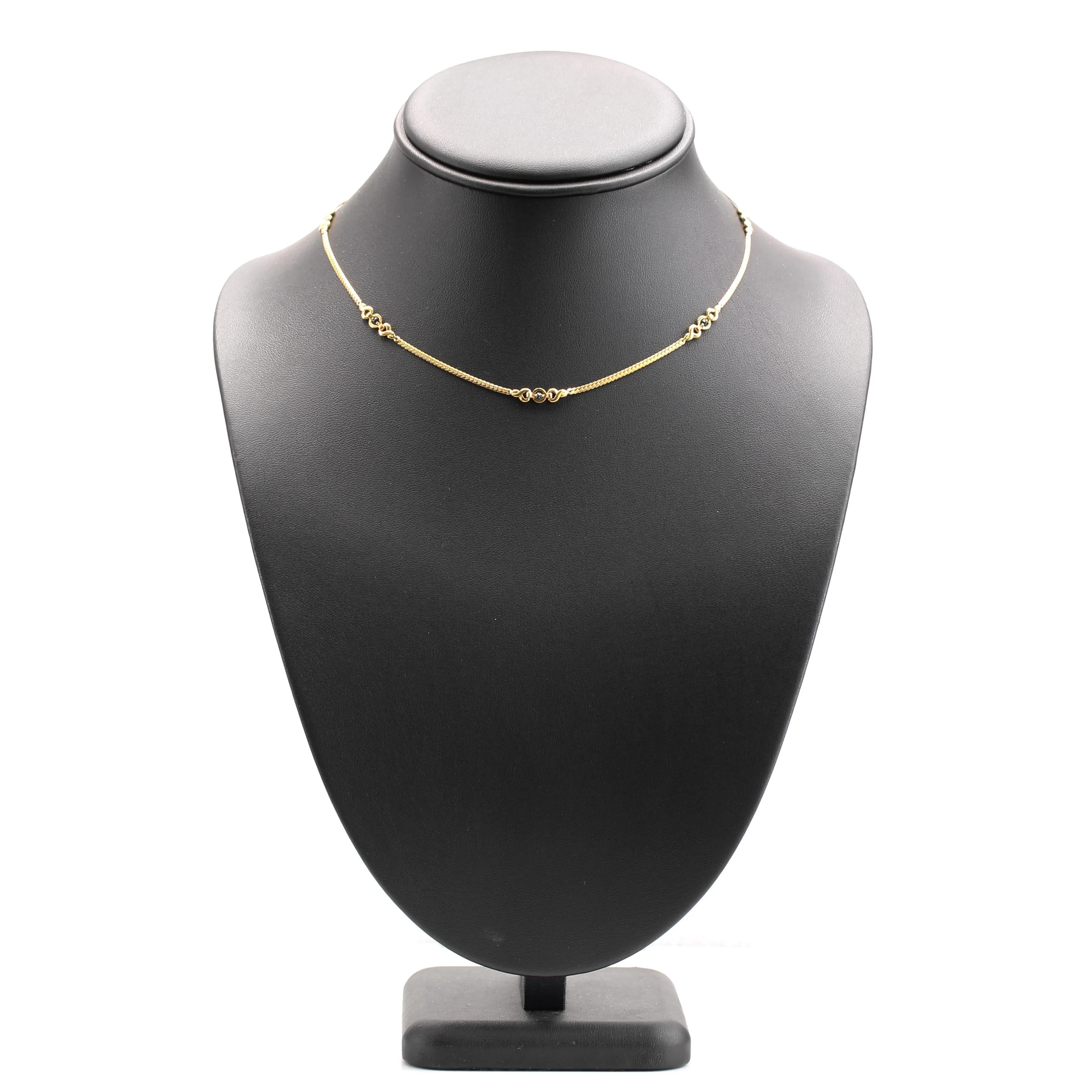 1980s Sapphires 18 Karat Yellow Gold Curb Chain Choker Necklace