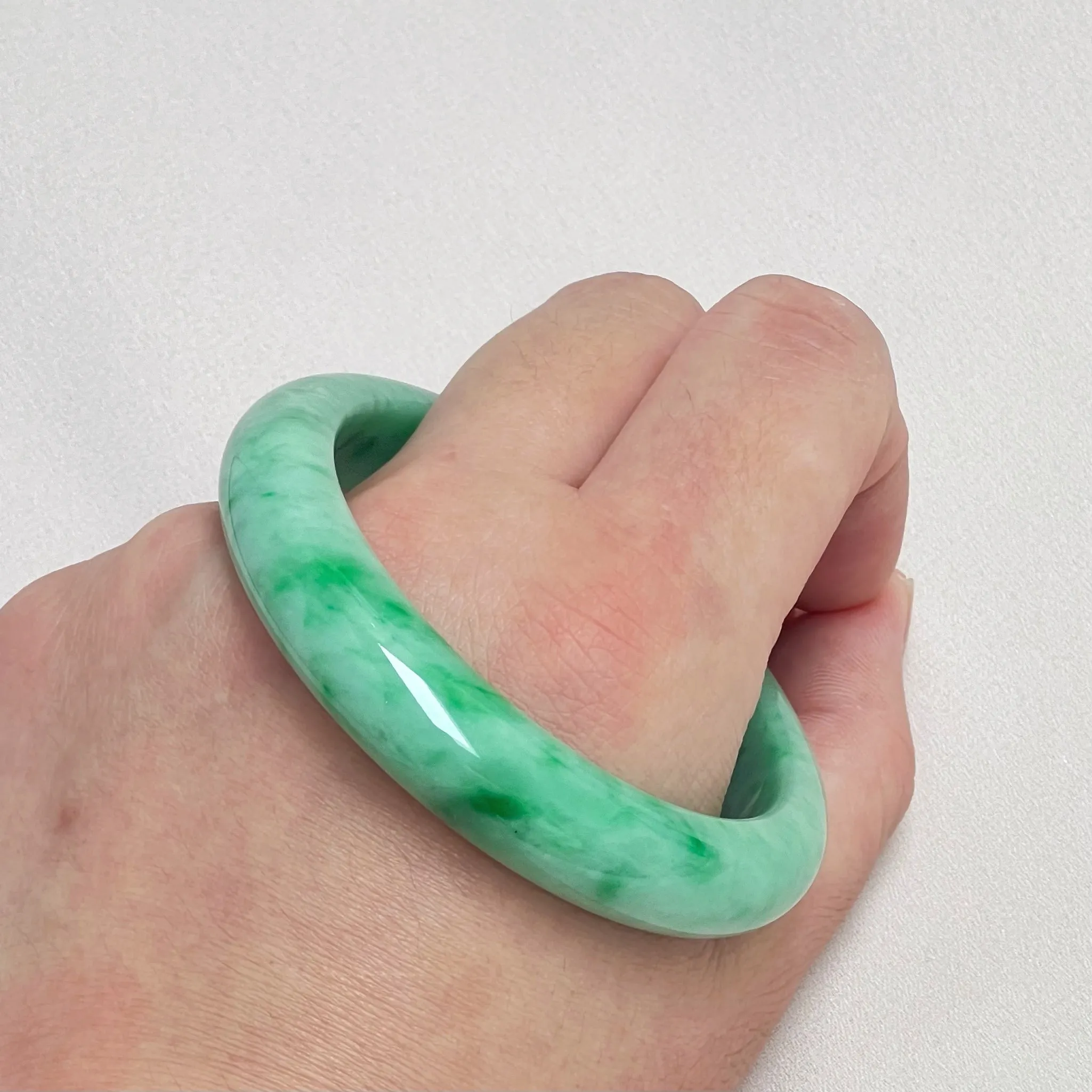 32855 55.5mm Apple Green with Bright Green Florals Jadeite Bangle