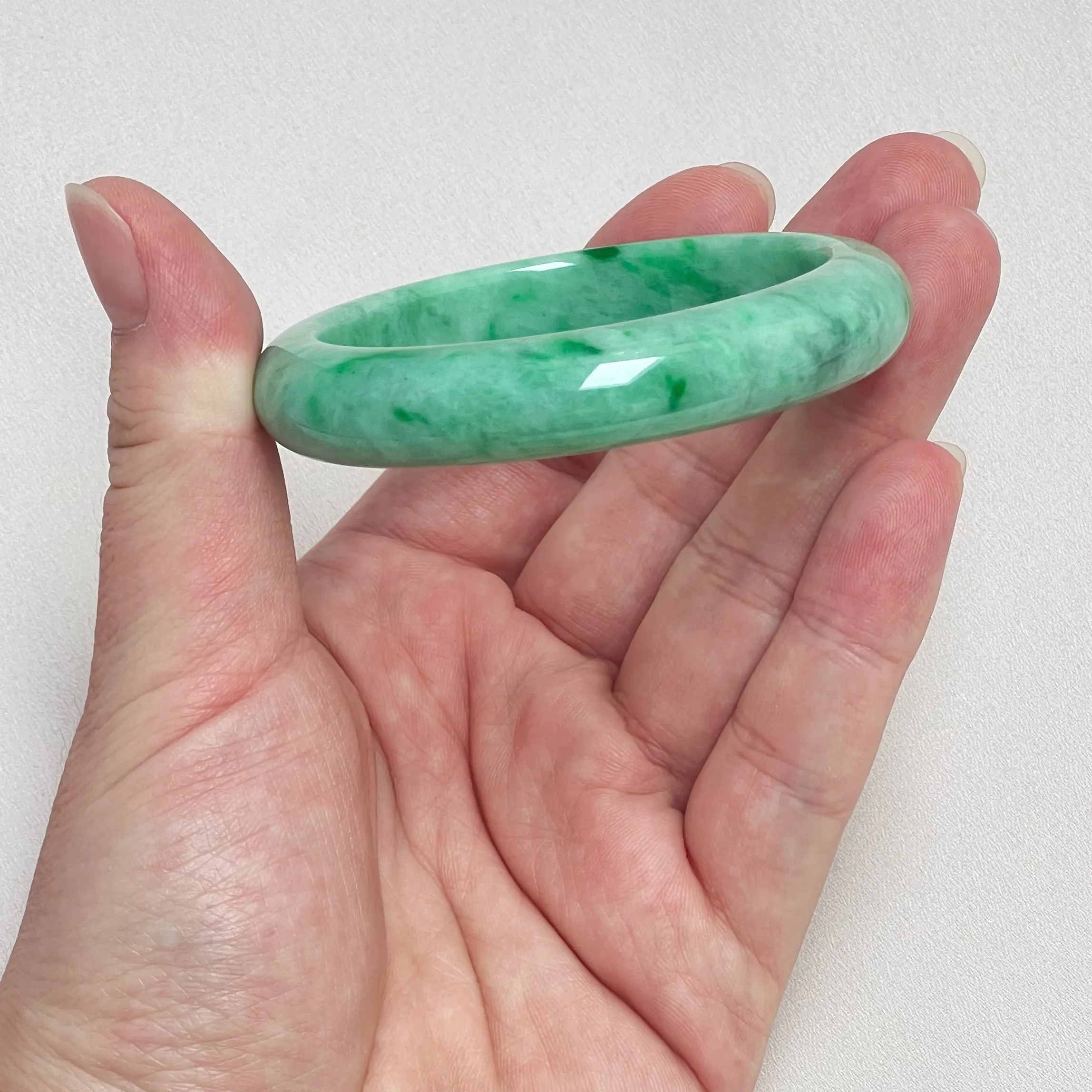 32855 55.5mm Apple Green with Bright Green Florals Jadeite Bangle