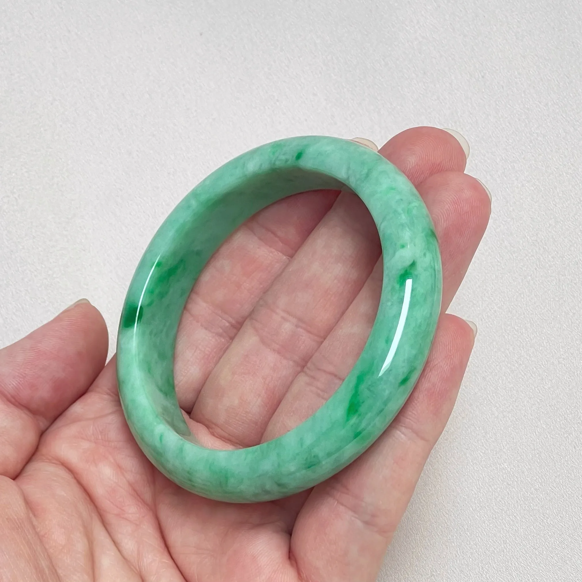 32855 55.5mm Apple Green with Bright Green Florals Jadeite Bangle