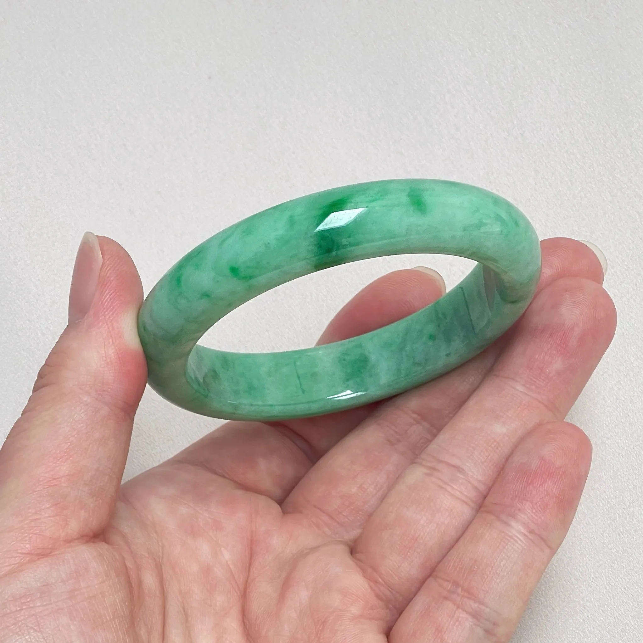 32855 55.5mm Apple Green with Bright Green Florals Jadeite Bangle
