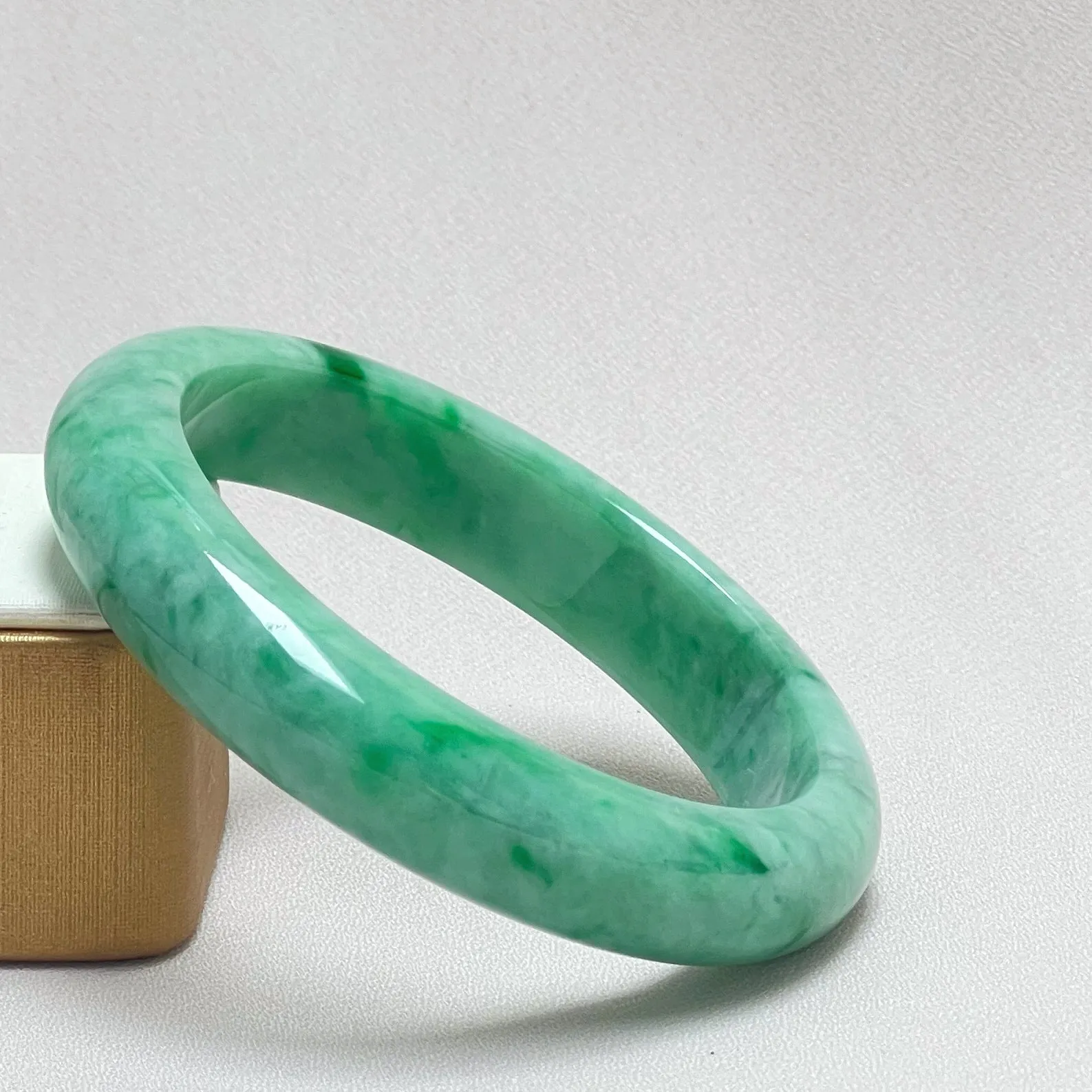 32855 55.5mm Apple Green with Bright Green Florals Jadeite Bangle