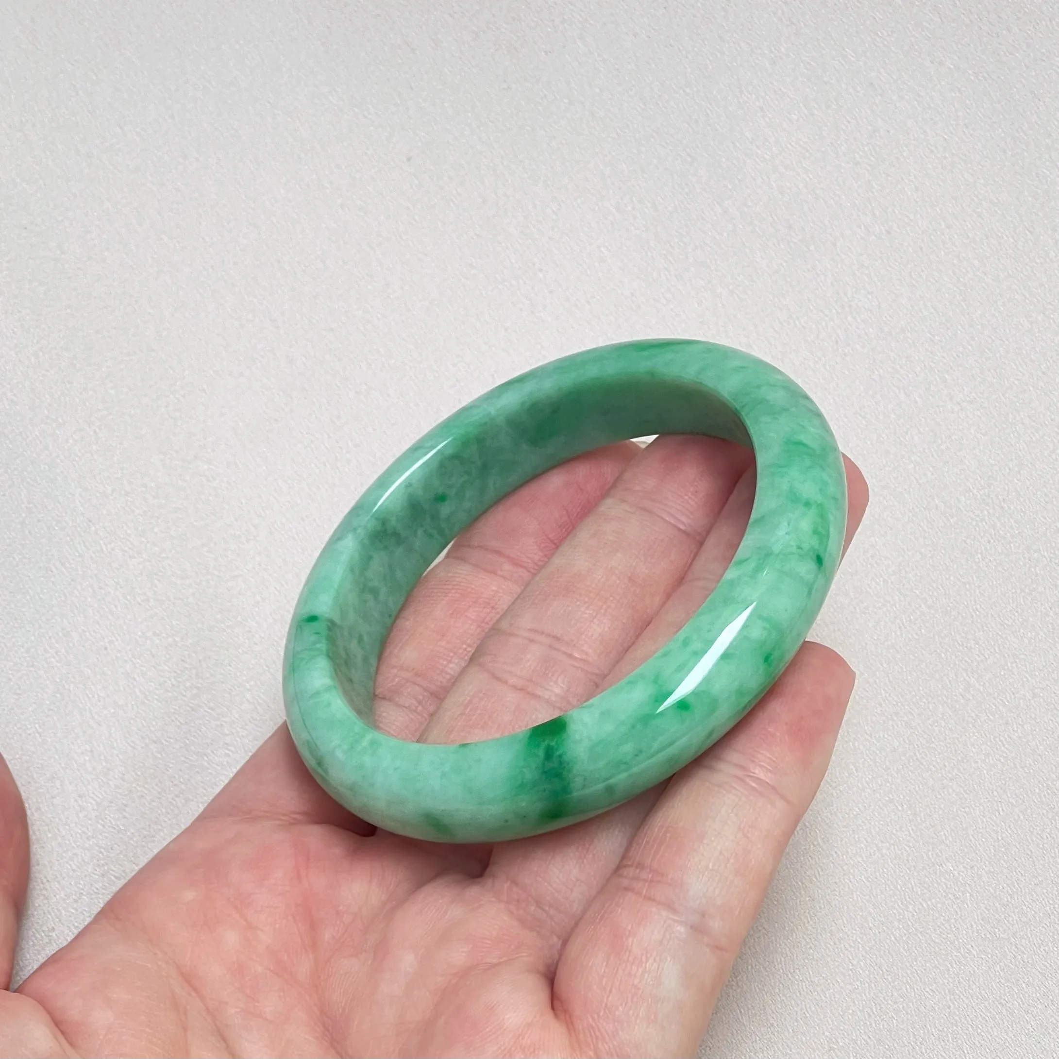 32855 55.5mm Apple Green with Bright Green Florals Jadeite Bangle