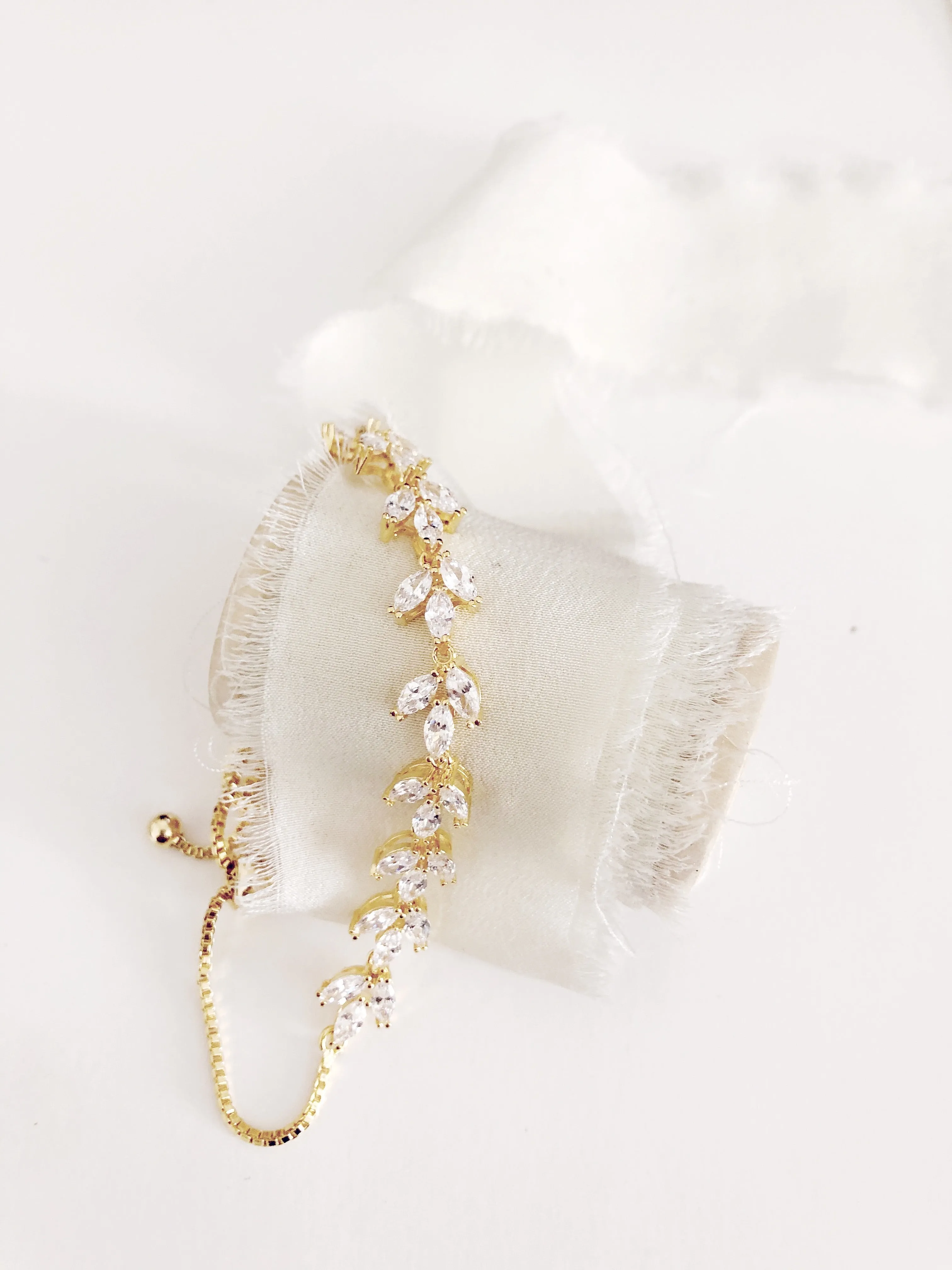 Bridesmaid Set of 4 Lainee Adjustable Bracelets