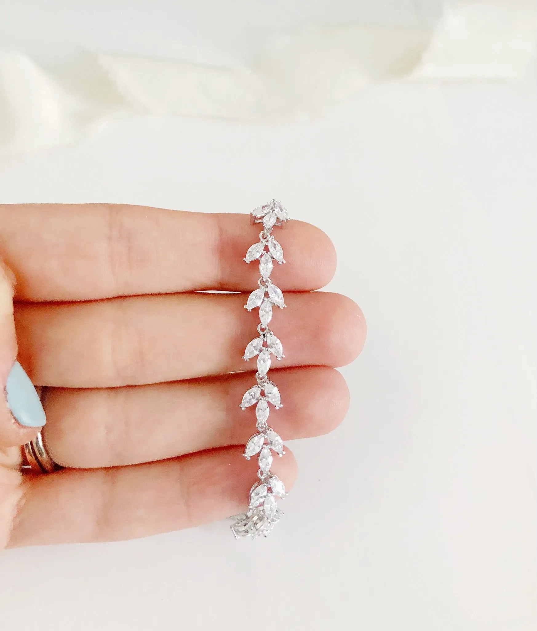 Bridesmaid Set of 4 Lainee Adjustable Bracelets