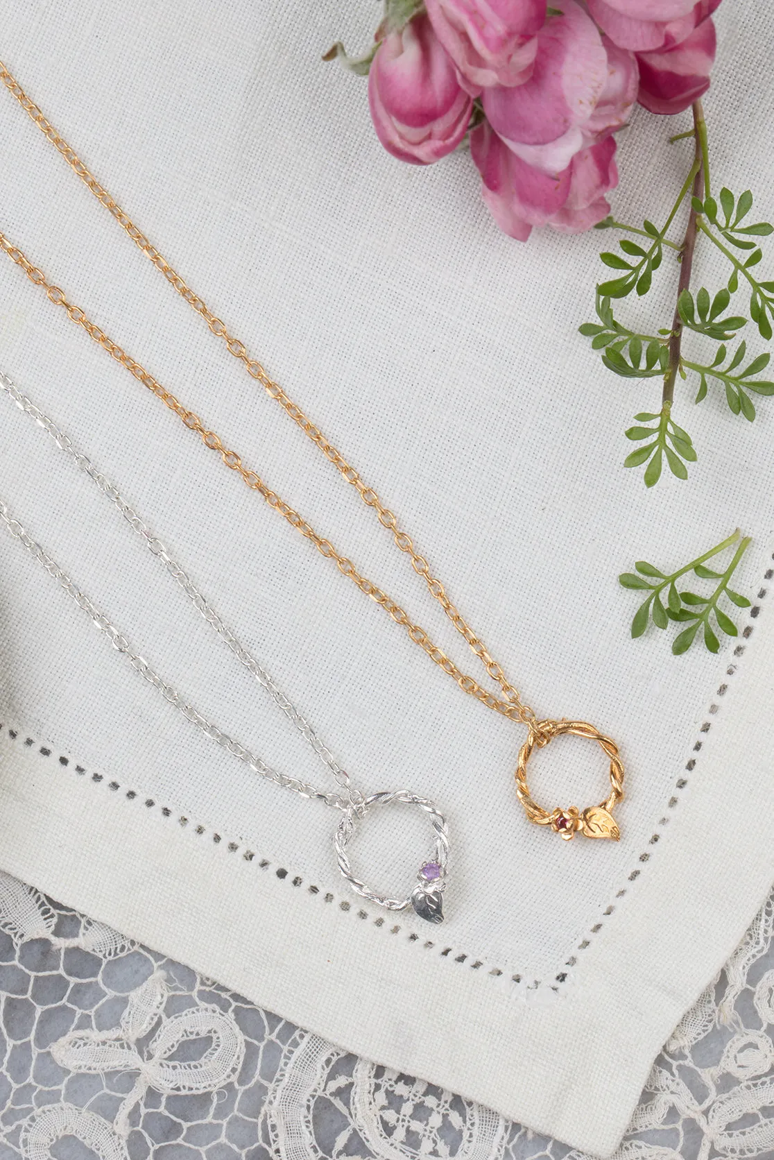 Entwined Vine Circle Necklace