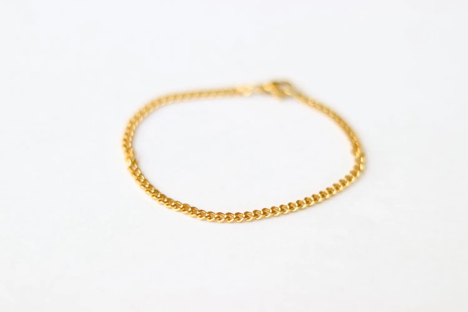 Gold bracelet, dainty gold tone stainless steel chain bracelet, waterproof bracelet