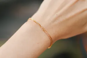 Gold bracelet, dainty gold tone stainless steel chain bracelet, waterproof bracelet