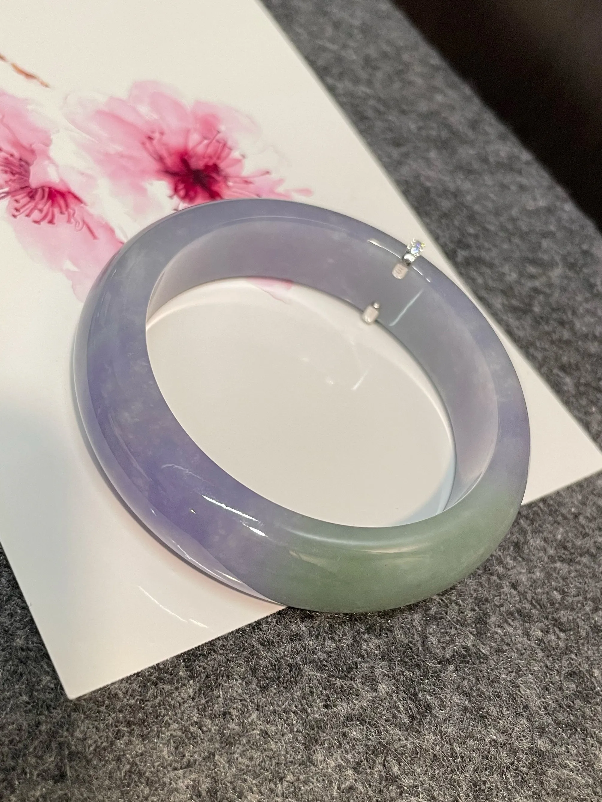 Lavender with Green Jade Bangle | 54mm (NJBA039)