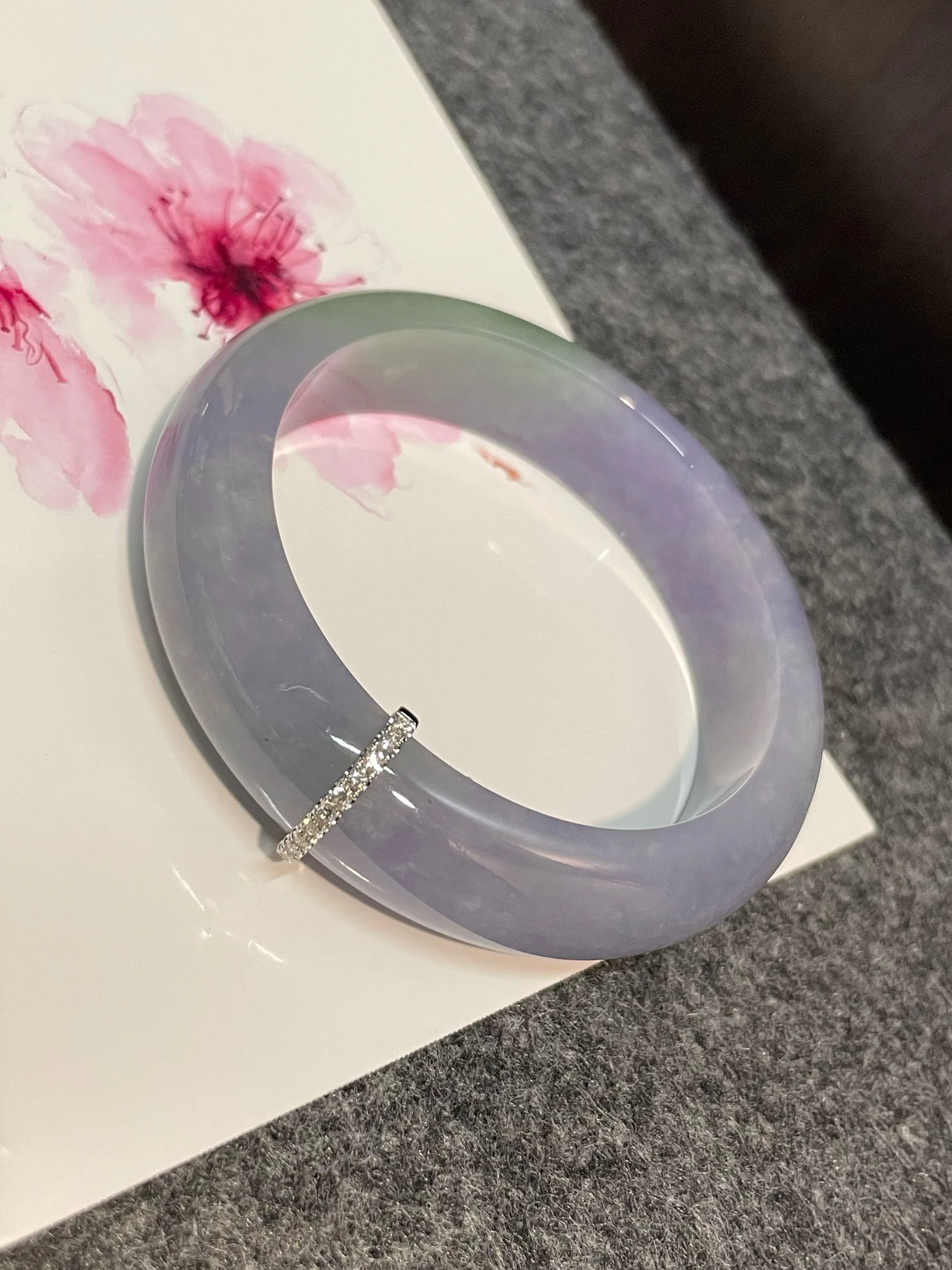 Lavender with Green Jade Bangle | 54mm (NJBA039)