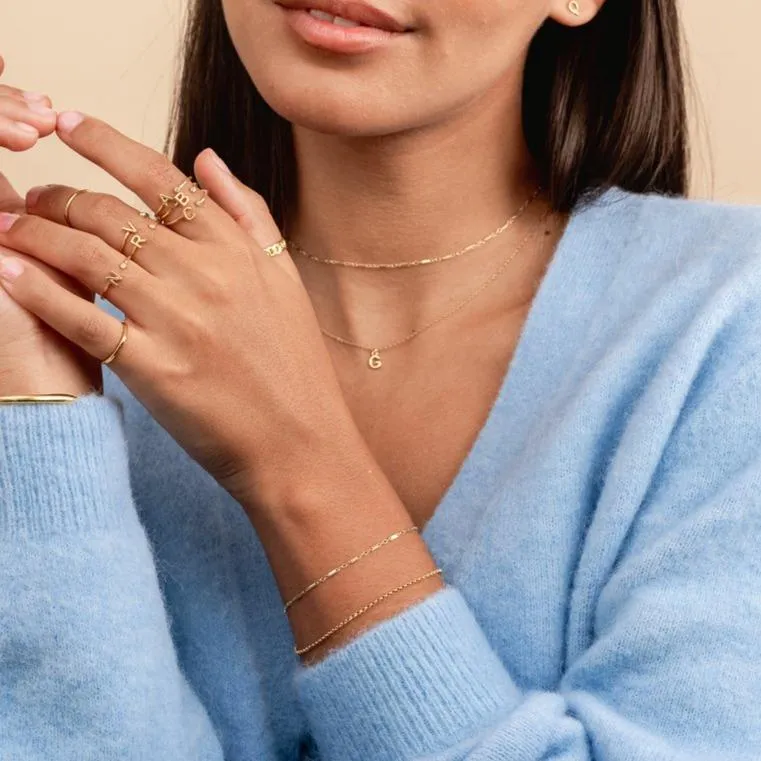 Minimal Bracelet Set