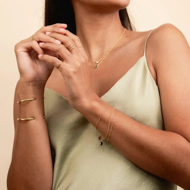 Minimal Bracelet Set